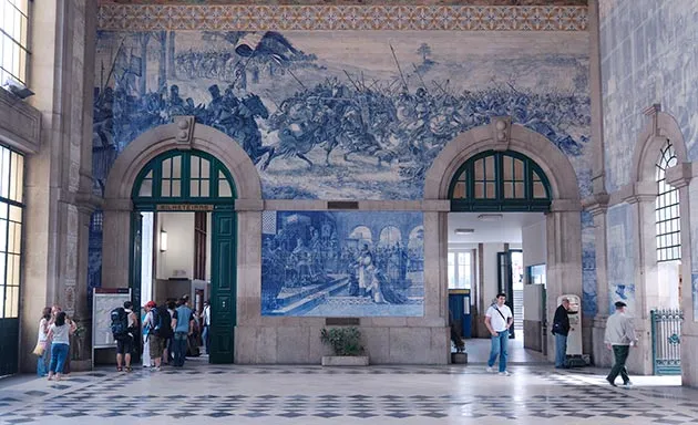 estacion de oporto azulejos.jpg